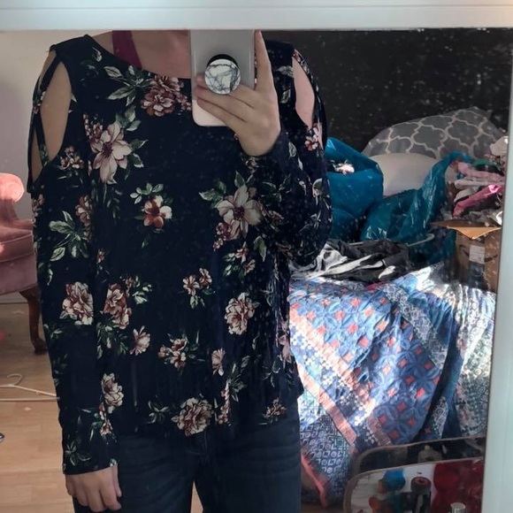 Women’s top - Picture 2 of 3